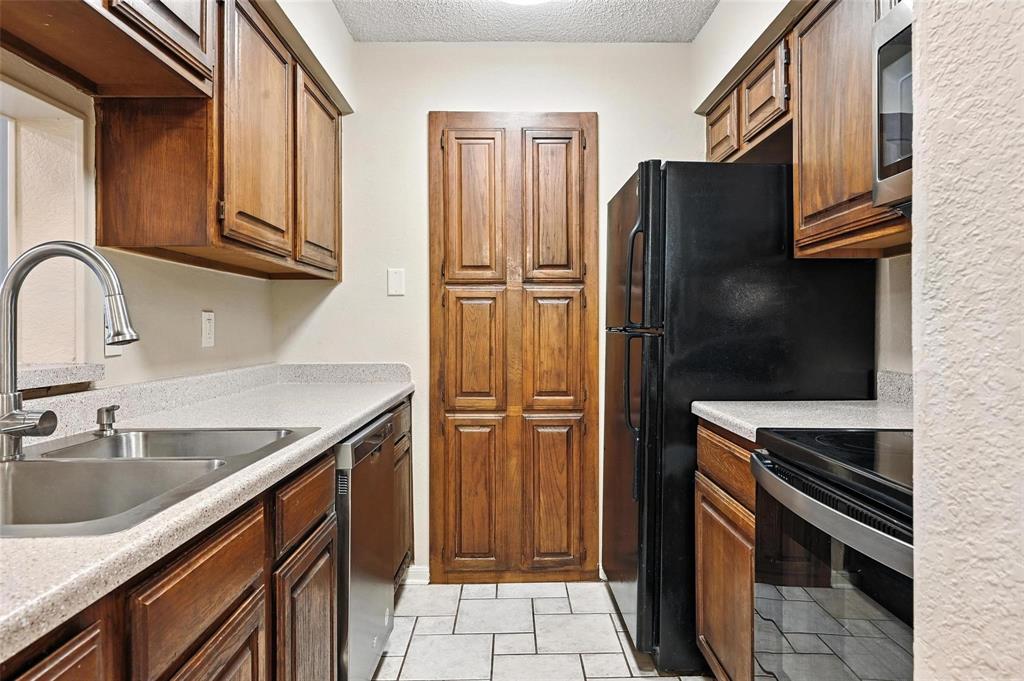 2101 Friendly Drive 3121