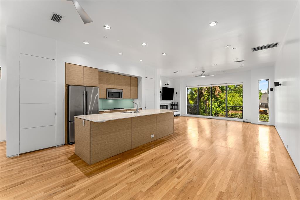 Dwellings At Haskell Condo - Residential