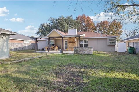 Photo of 7813 Creek Wood Drive, Rowlett, TX 75089 (MLS # 21038051)