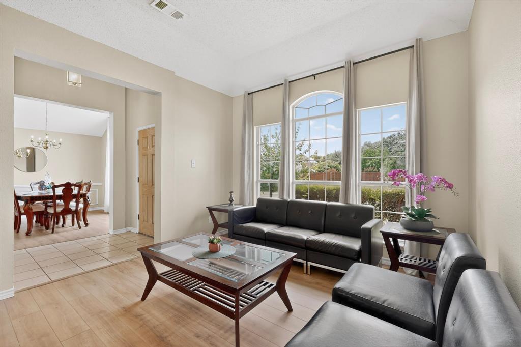 320 Elizabeth Trail