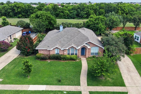 Photo of 320 Elizabeth Trail, Murphy, TX 75094 (MLS # 21299866)