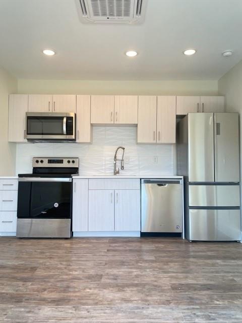 Dicksons East Dallas - Residential Lease