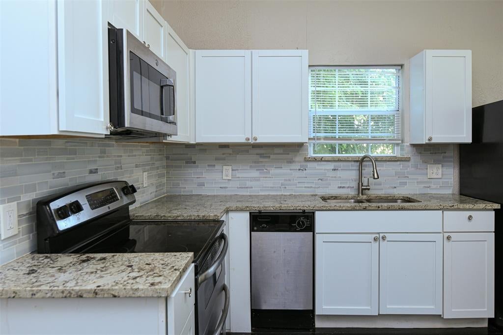 1513 South Freeway