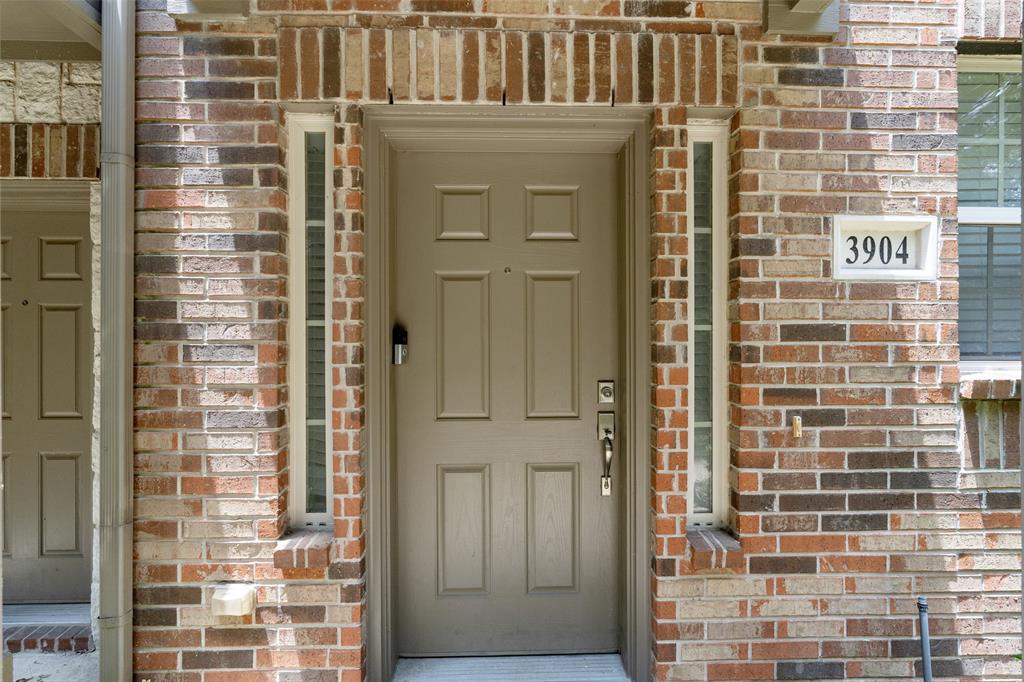 3904 Amberwood Drive