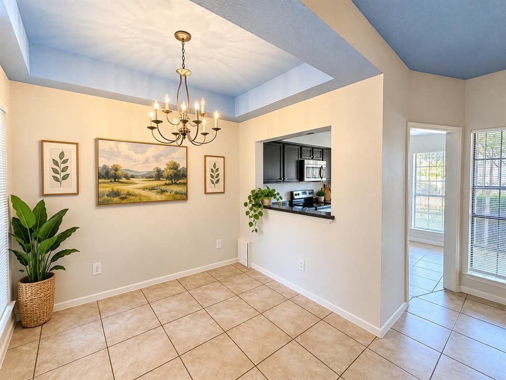 9601 Forest Lane 512