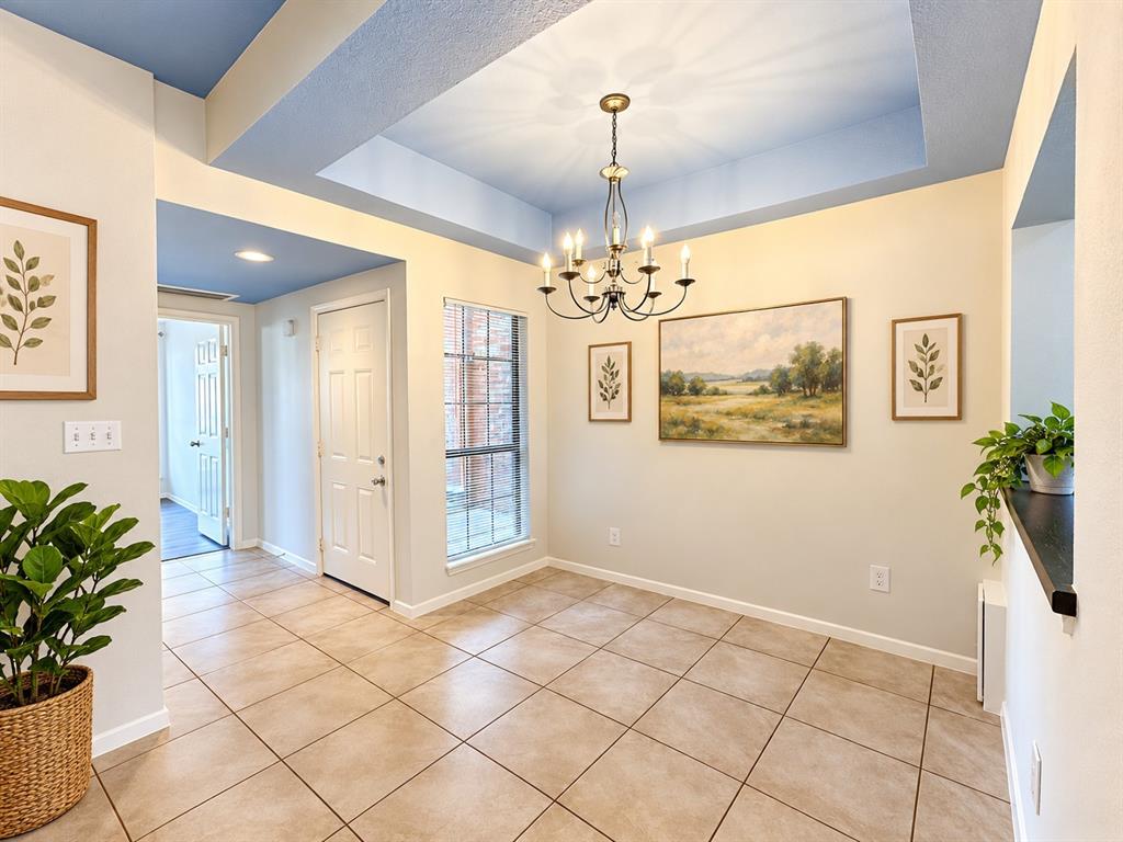 9601 Forest Lane 512