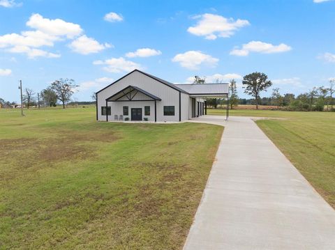 Photo of 1010 County Road 2320, Pittsburg, TX 75686 (MLS # 21256581)