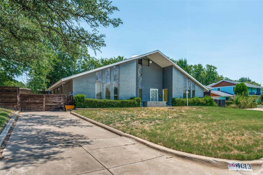 Photo of 4013 Clayton Road E, Fort Worth, TX 76116 (MLS # 21323284)