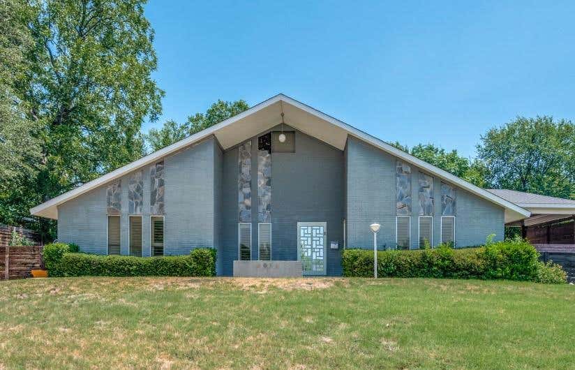 Photo of 4013 Clayton Road E, Fort Worth, TX 76116 (MLS # 21323284)