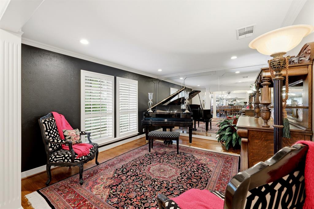 1809 Southpark Drive