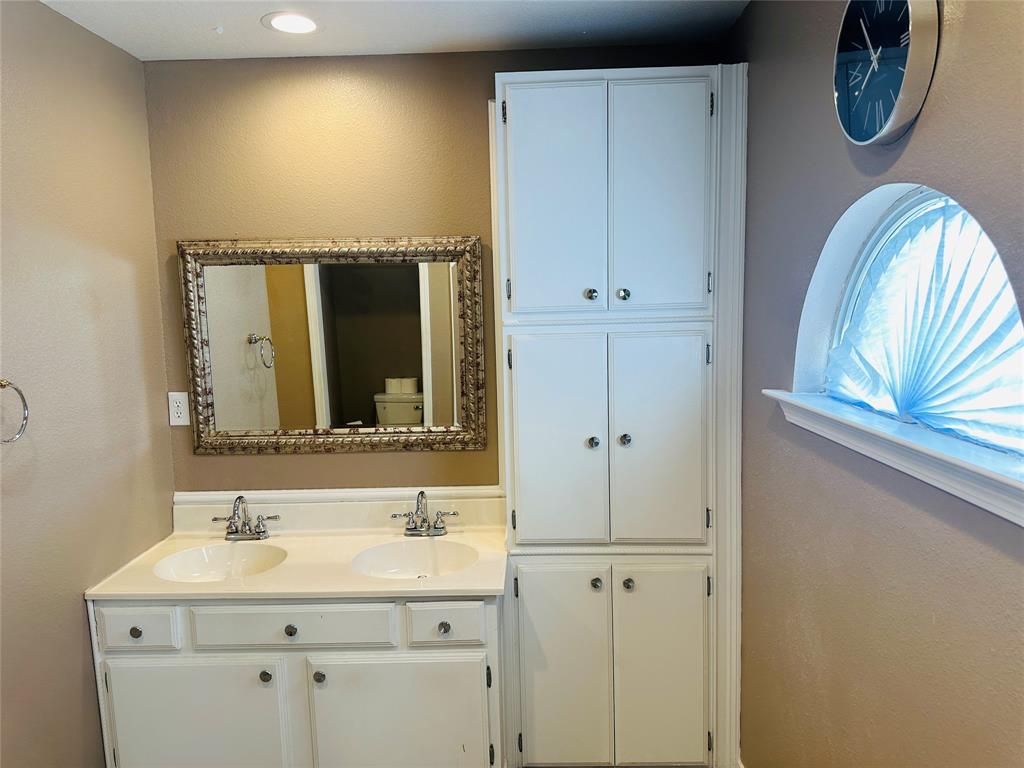 Absolom Hyer - Residential Lease