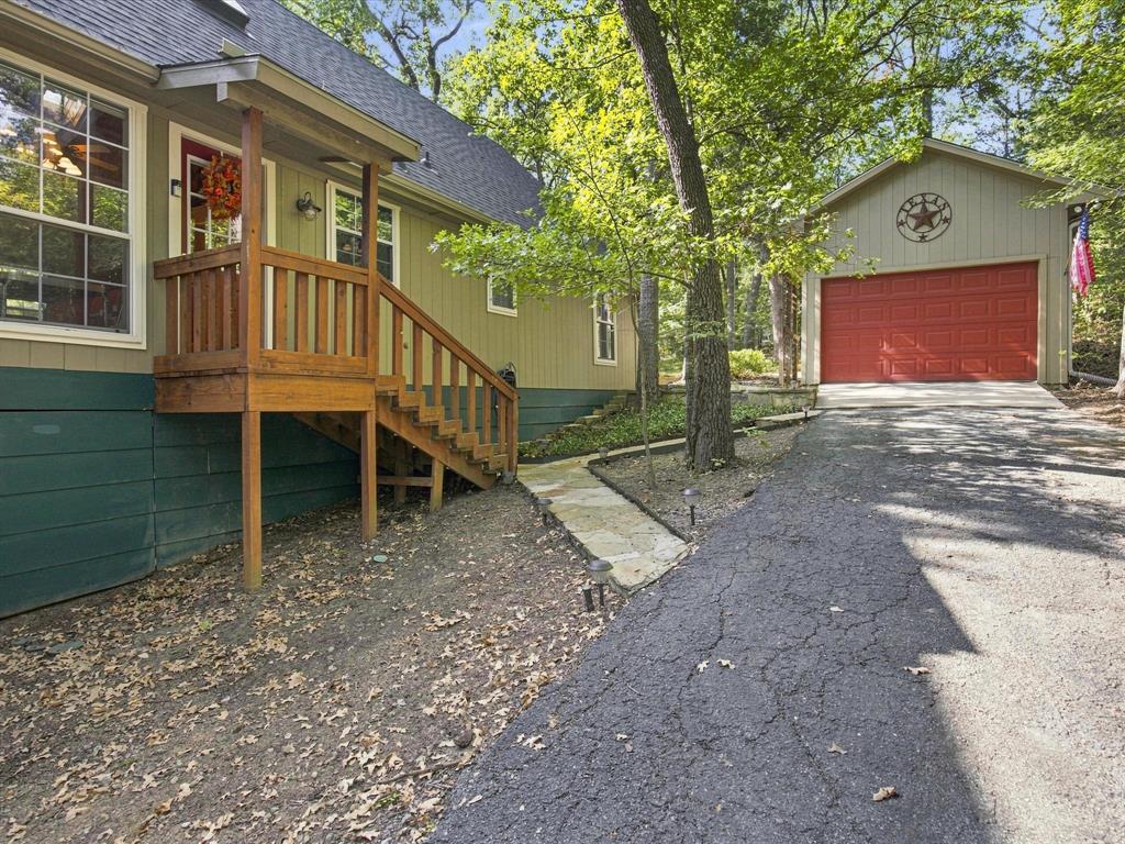 196 Lakecrest Drive