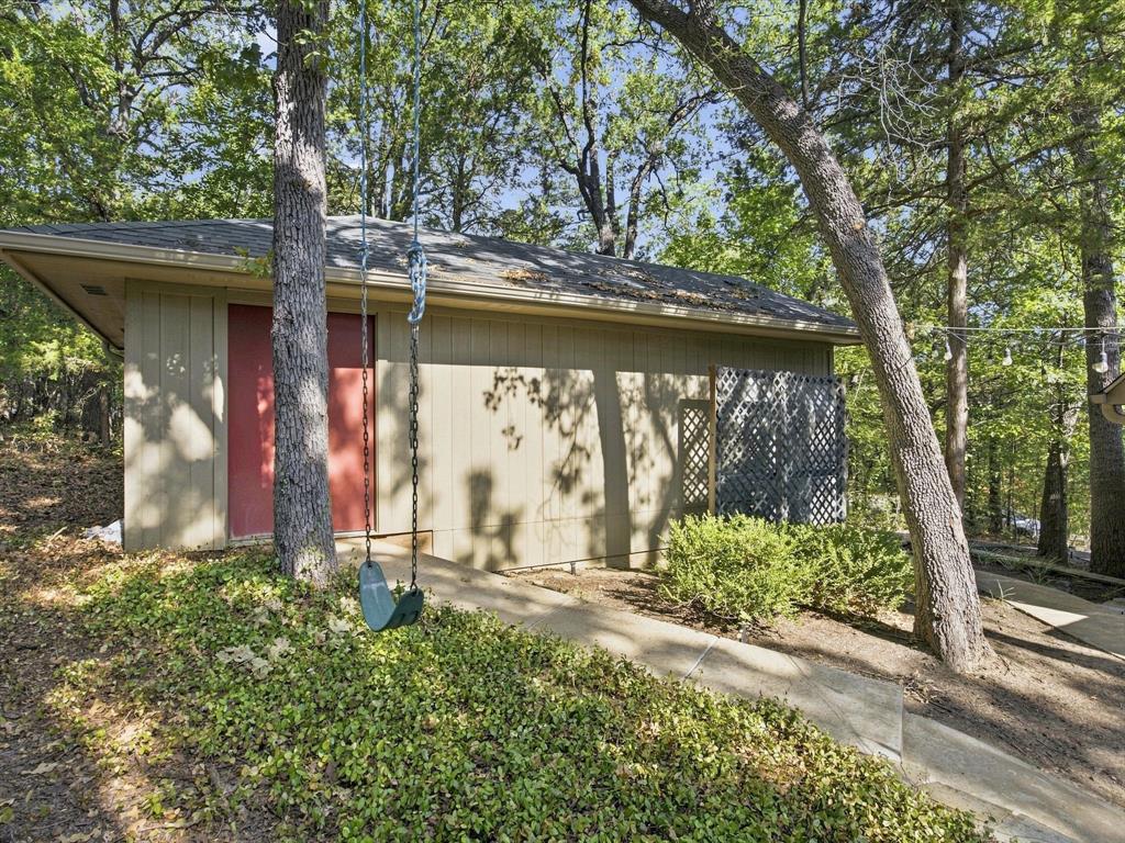 196 Lakecrest Drive