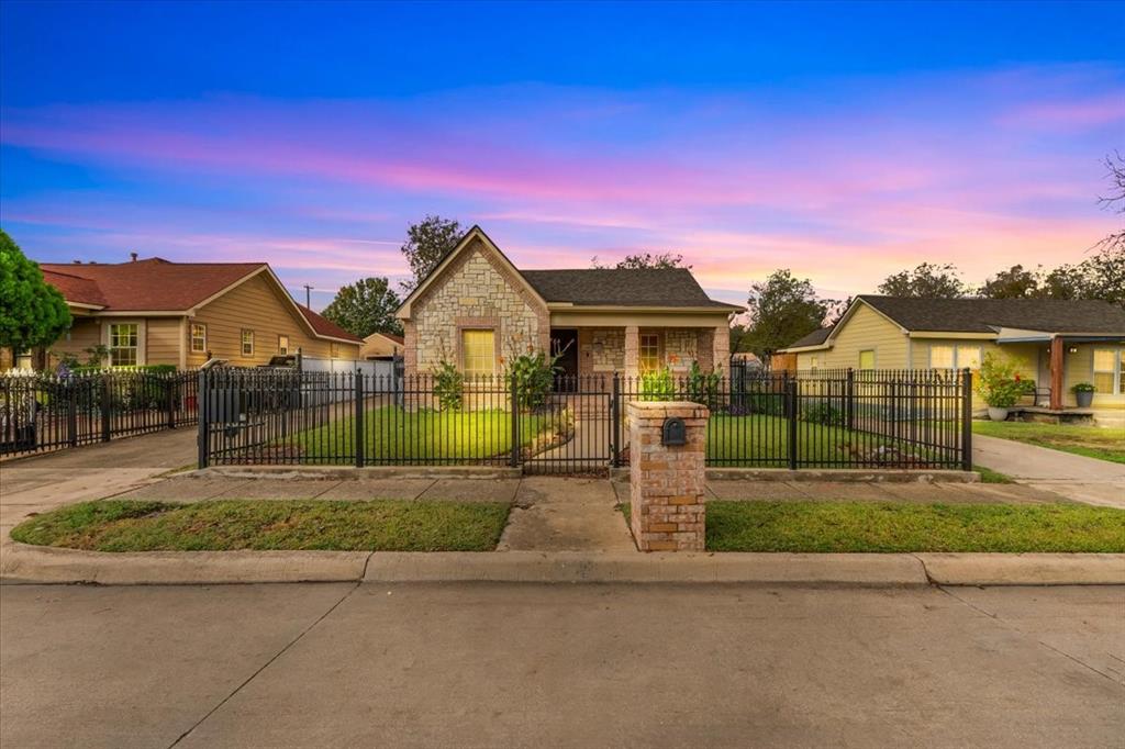 Shaw Heights - Residential