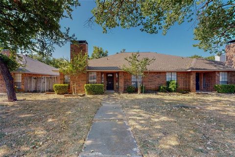 Photo of 1912 N Irving Heights Drive, Irving, TX 75061 (MLS # 21196977)