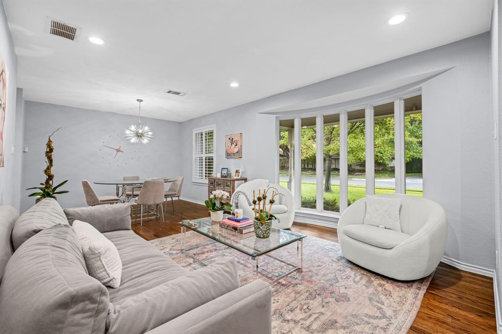 6906 Redstart Lane