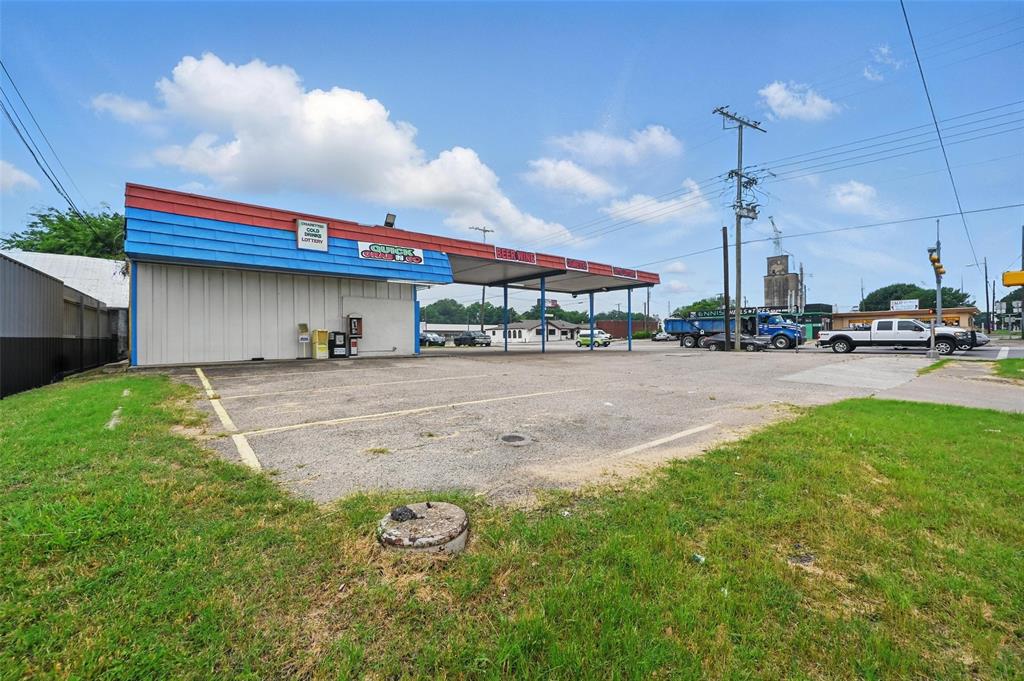 O T Ennis - Commercial Sale