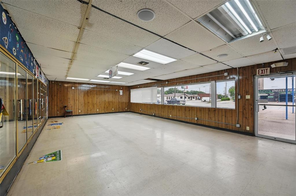 O T Ennis - Commercial Sale