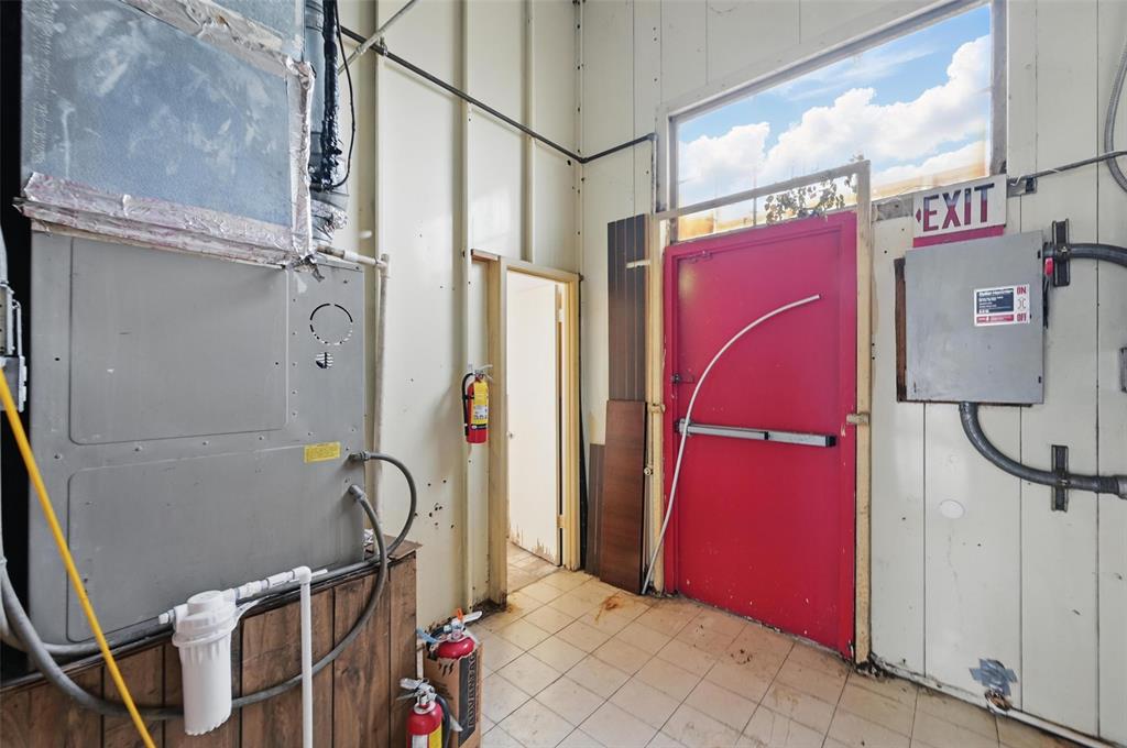 O T Ennis - Commercial Sale