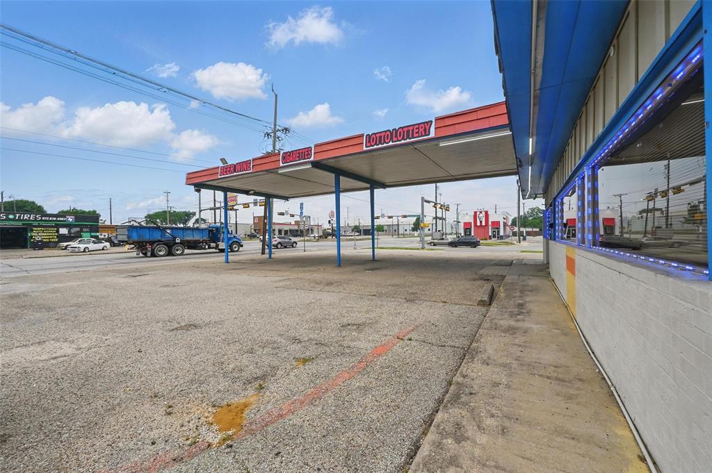 O T Ennis - Commercial Sale