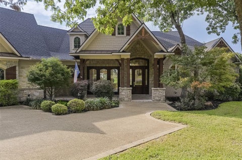 Photo of 228 Katy Lake Drive, Waxahachie, TX 75165 (MLS # 21405161)