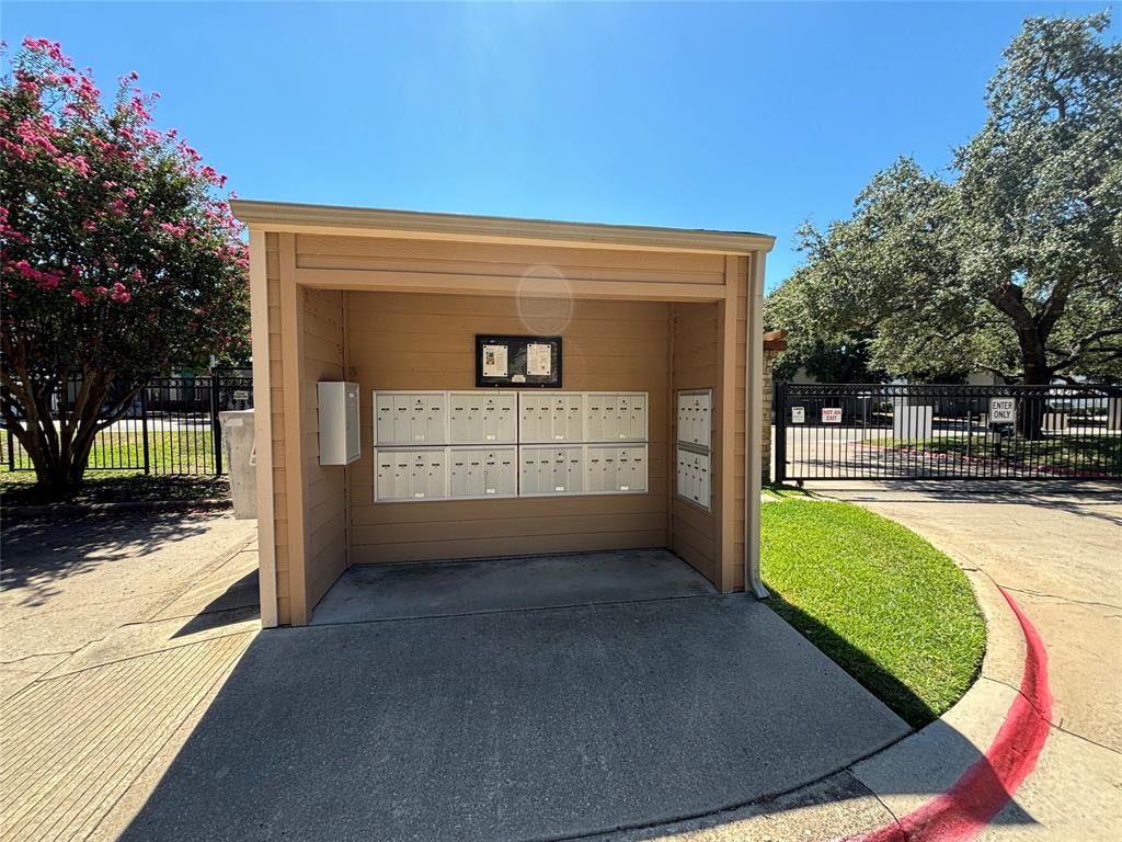 Cedar Creek Twnhms - Residential