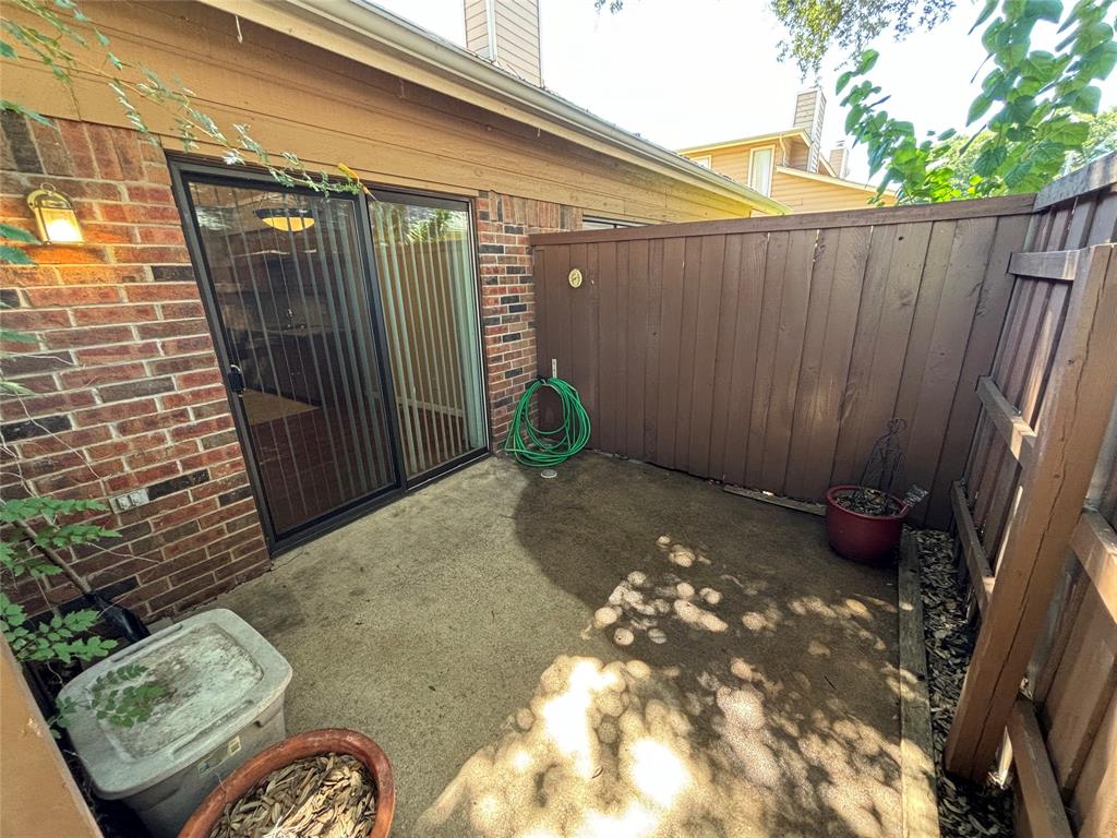 Cedar Creek Twnhms - Residential