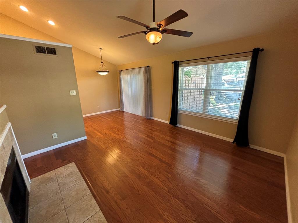 Cedar Creek Twnhms - Residential