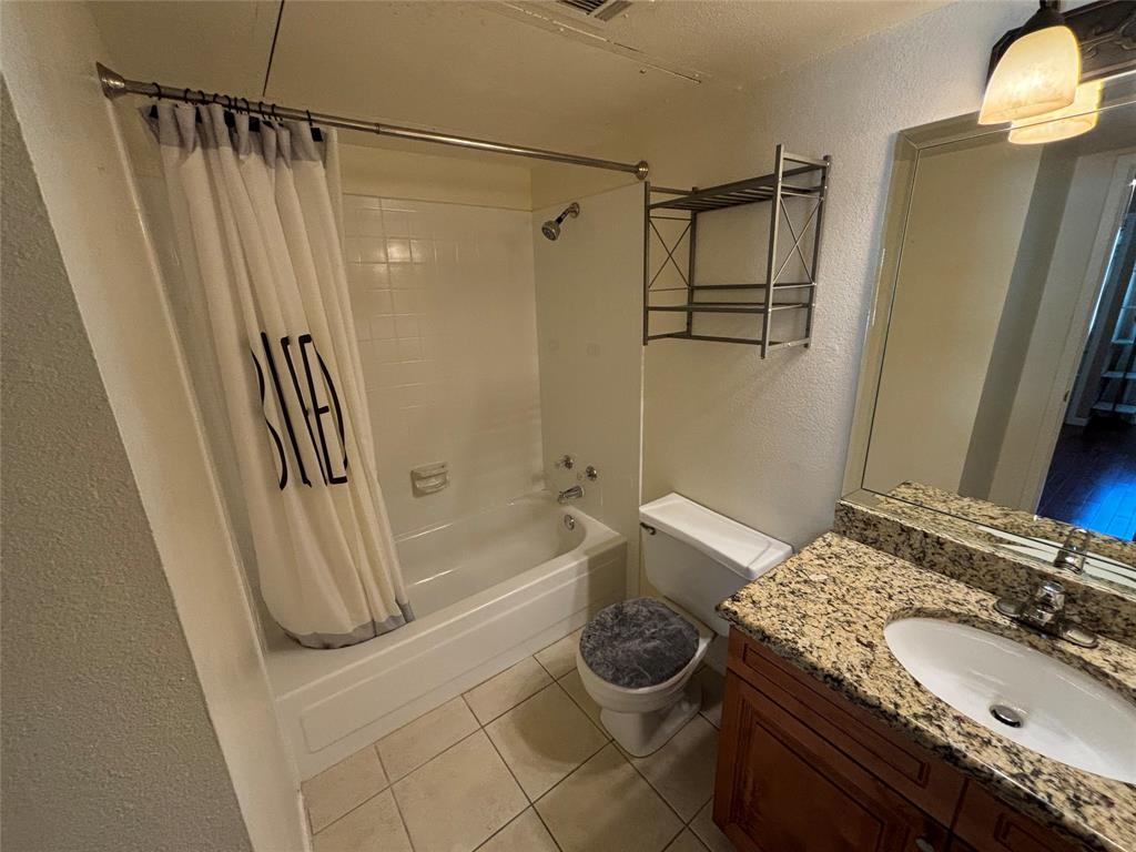 Cedar Creek Twnhms - Residential