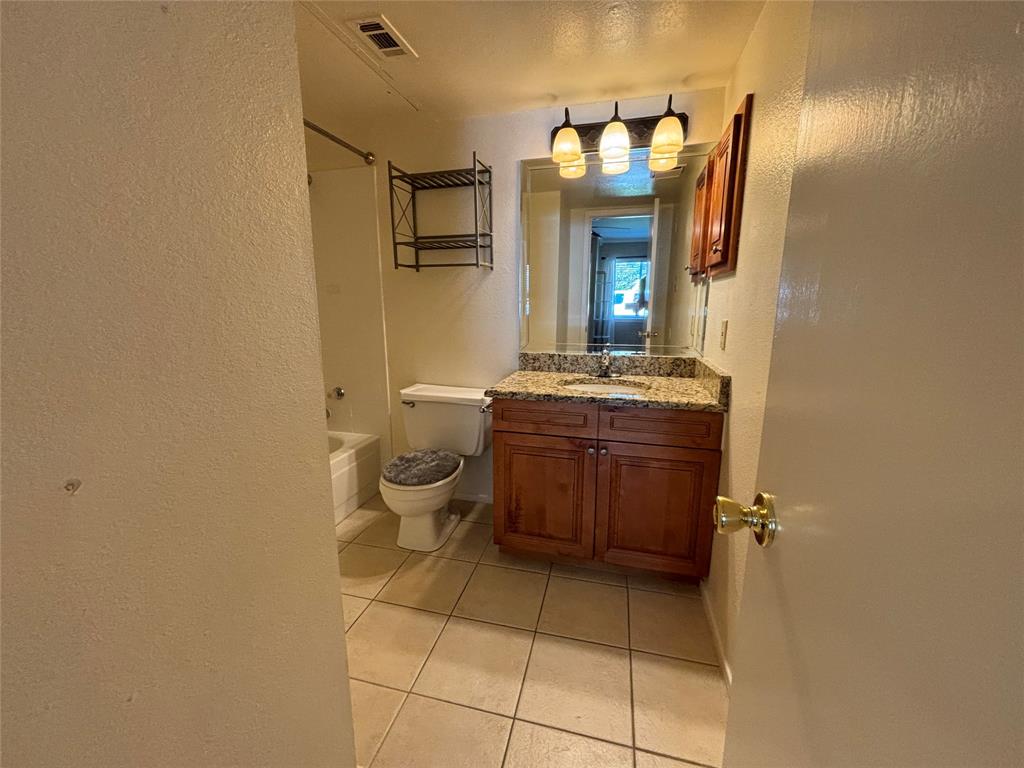 Cedar Creek Twnhms - Residential