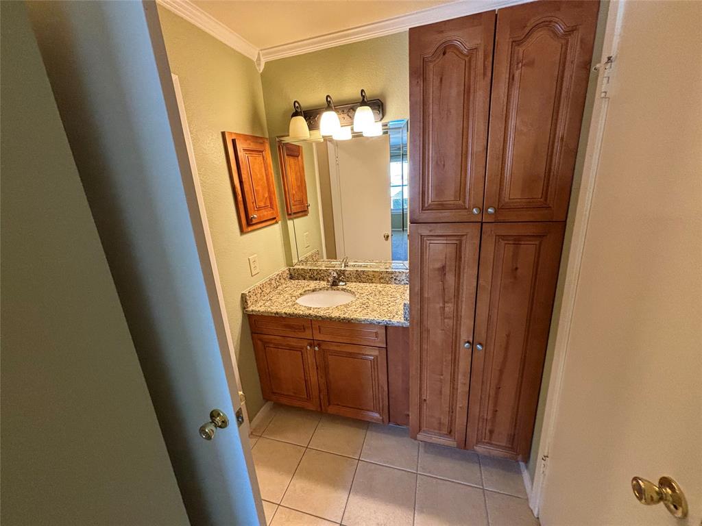 Cedar Creek Twnhms - Residential