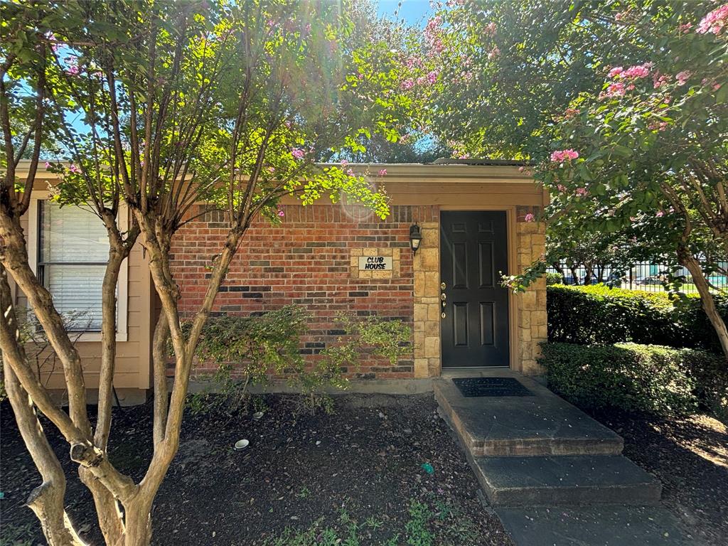 Cedar Creek Twnhms - Residential