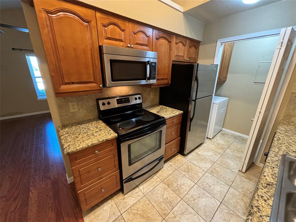 Cedar Creek Twnhms - Residential