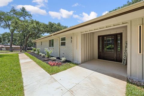 37 Devonshire Drive Bedford TX 76021