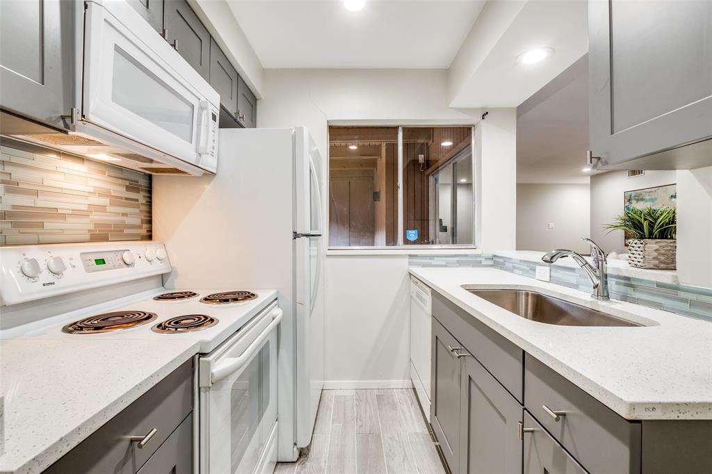 Arrangement Condo - Residential