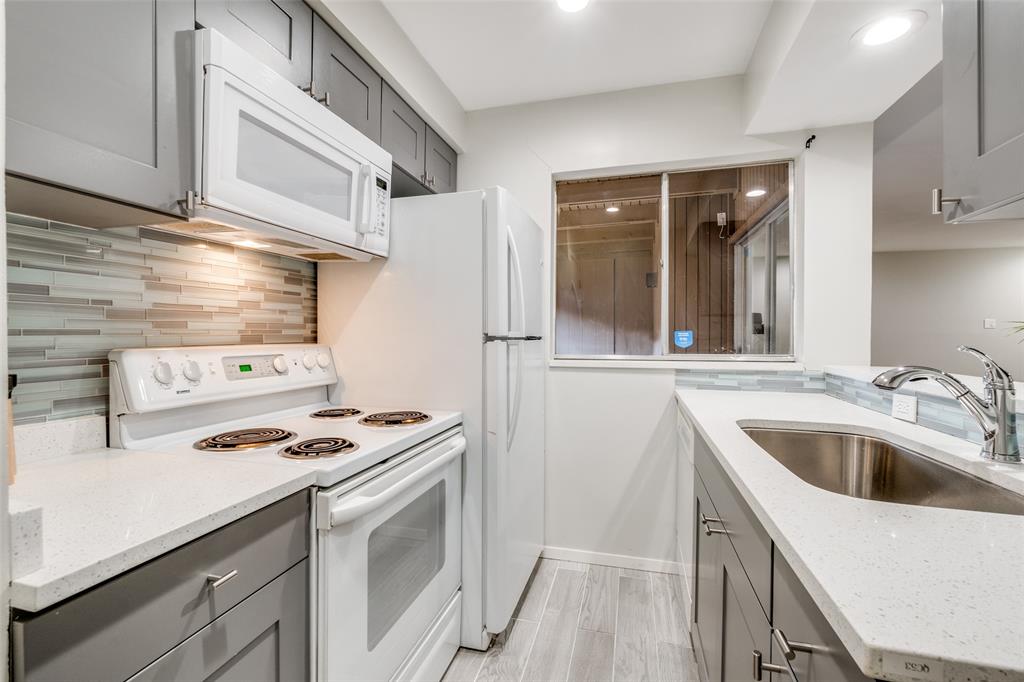 Arrangement Condo - Residential