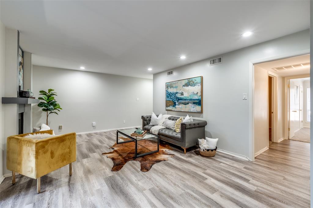 Arrangement Condo - Residential