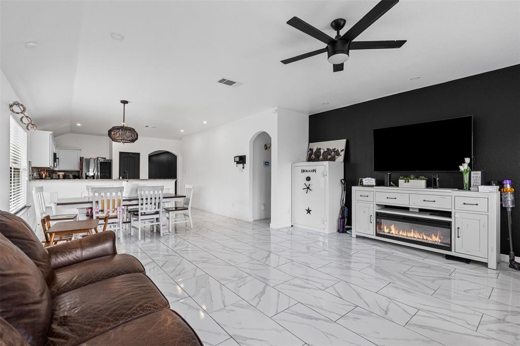 1612 Ambercrest Drive