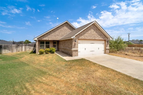 2324 CREEK DR, GRANBURY, TX 76048 - Image 65a7bfb8a2ee24011316c7f4801558d0/1215004607