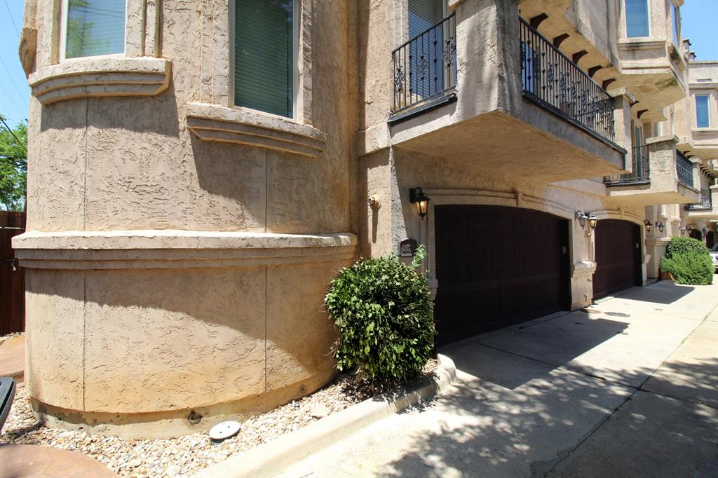 Sterling Bowser - Residential Lease