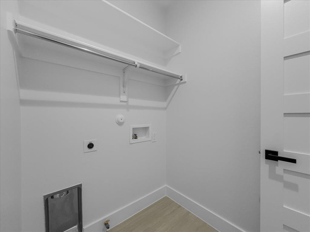 Colonial Terrace - Residential