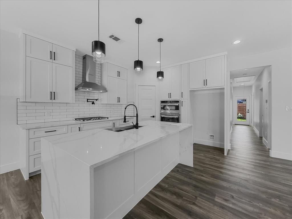 Colonial Terrace - Residential