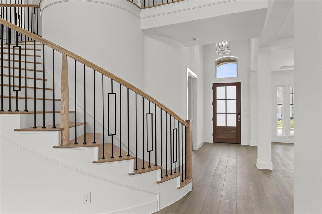 1670 Yale Lane