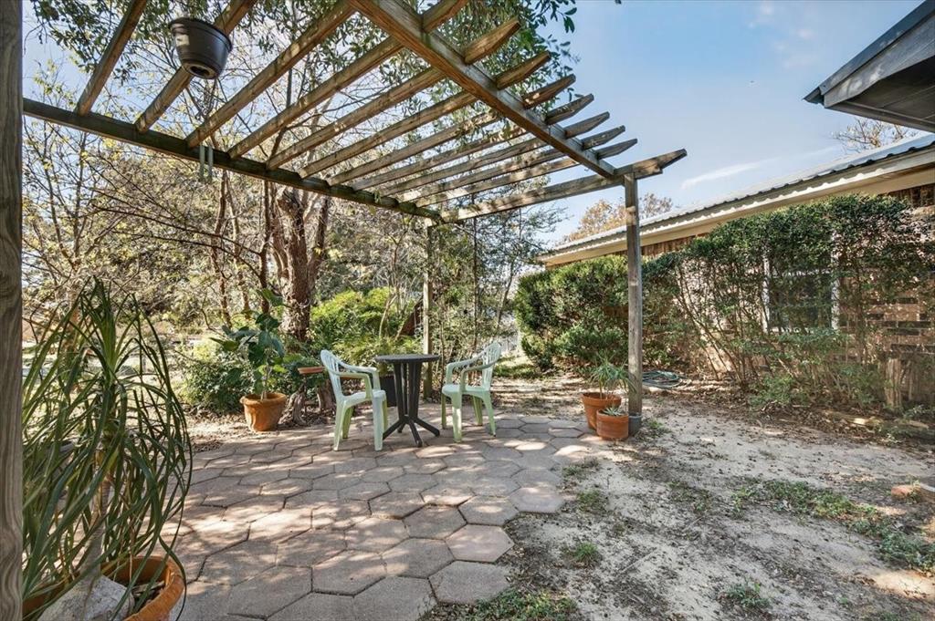 1706 Hitching Post Road