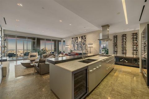 1717 Arts Plaza 2202 Dallas TX 75201