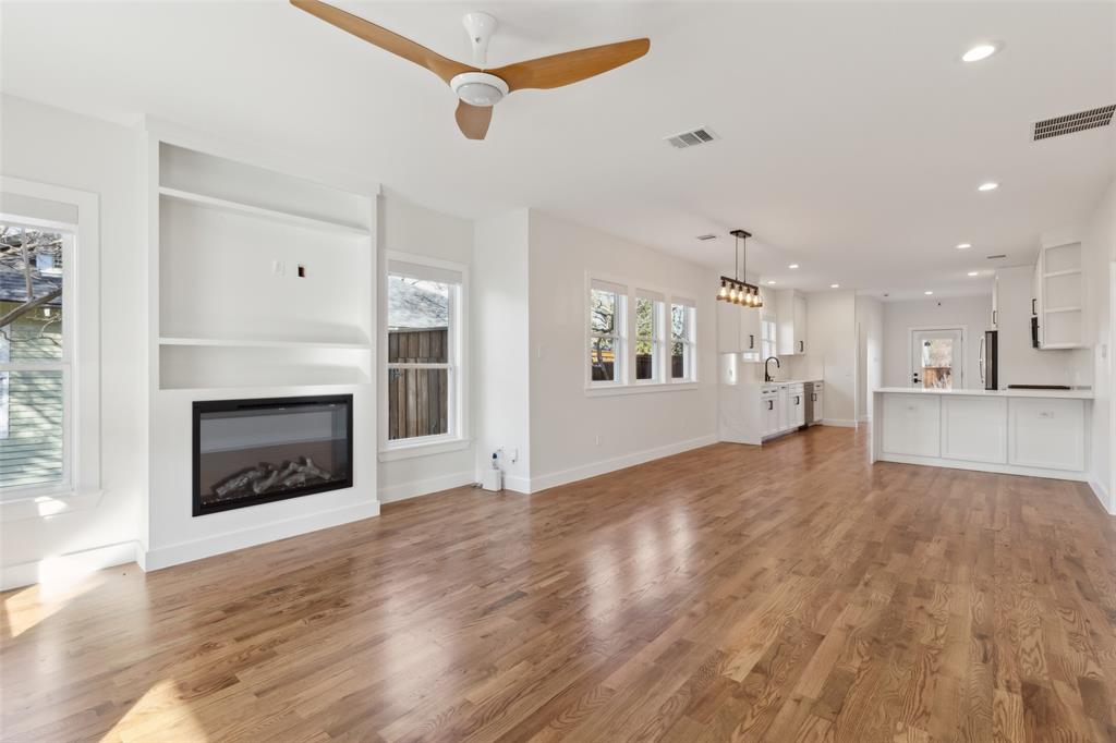 734 N Montclair Avenue