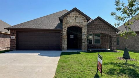 Photo of 905 Tippit Lane, Greenville, TX 75402 (MLS # 21257815)