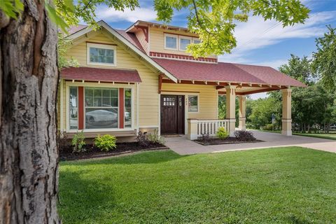 Tiny photo for 402 S Kentucky Street, McKinney, TX 75069 (MLS # 21340877)