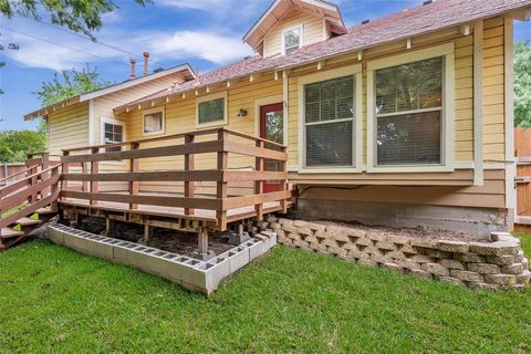 Tiny photo for 402 S Kentucky Street, McKinney, TX 75069 (MLS # 21340877)