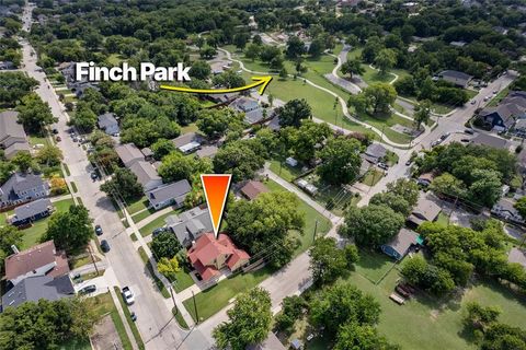 Tiny photo for 402 S Kentucky Street, McKinney, TX 75069 (MLS # 21340877)